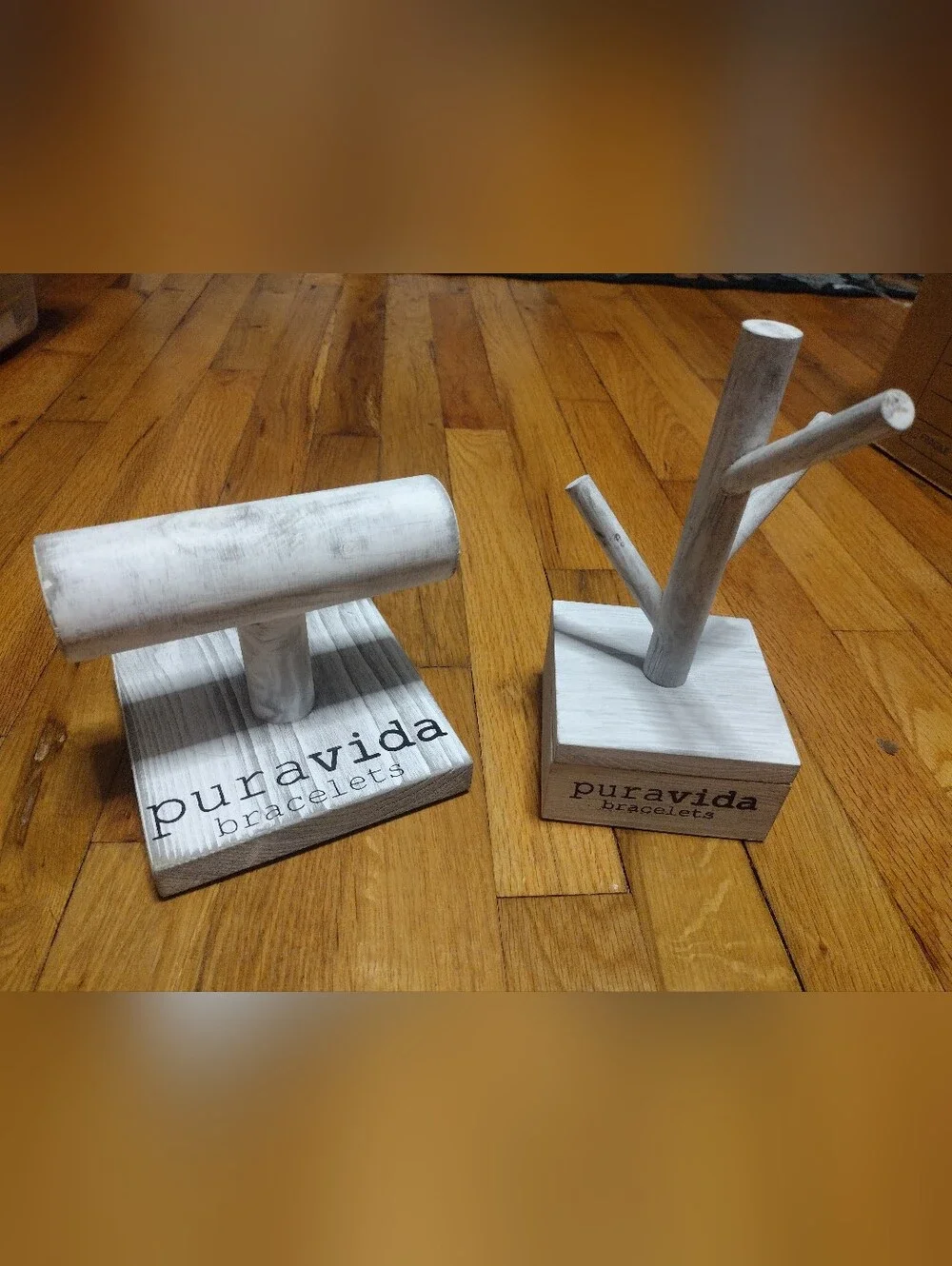 Pura Vida White Bracelet Stand And Jewelry Box Stand Set